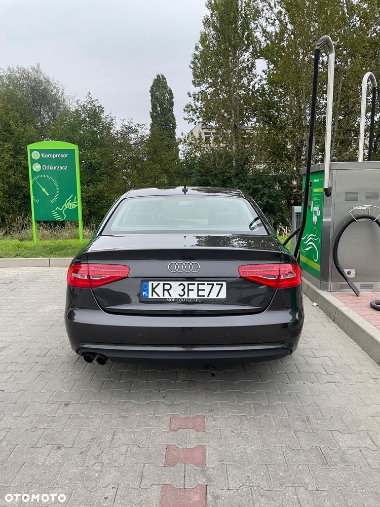 Audi A4 Limousine - 3