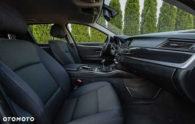 BMW Seria 5 525d - 22