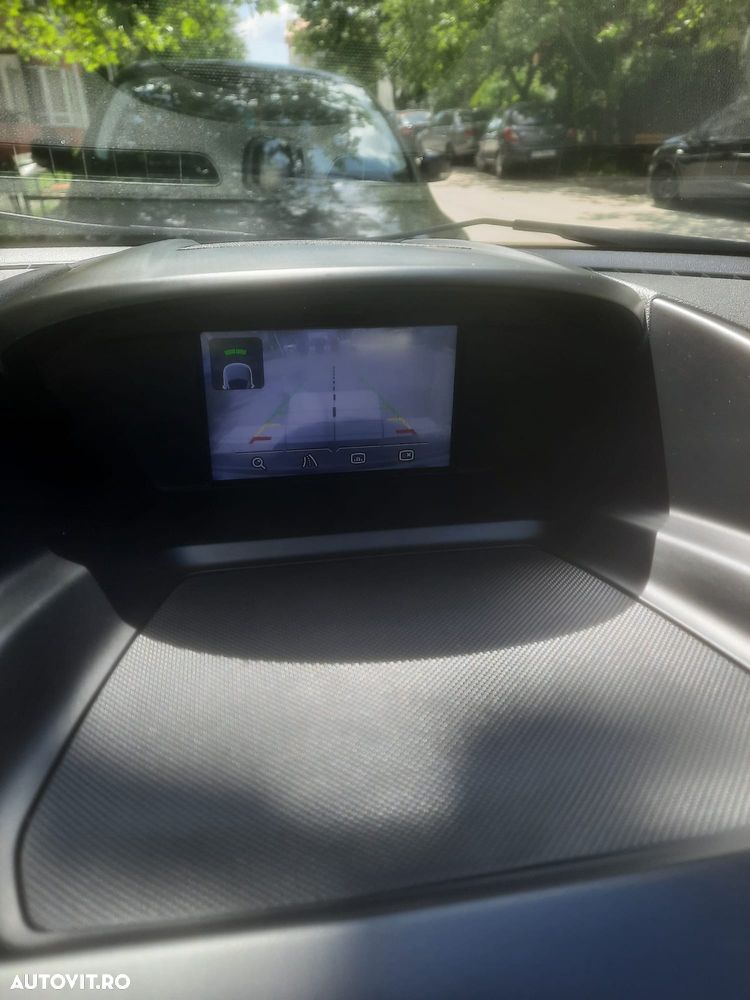 Ford Kuga - 32
