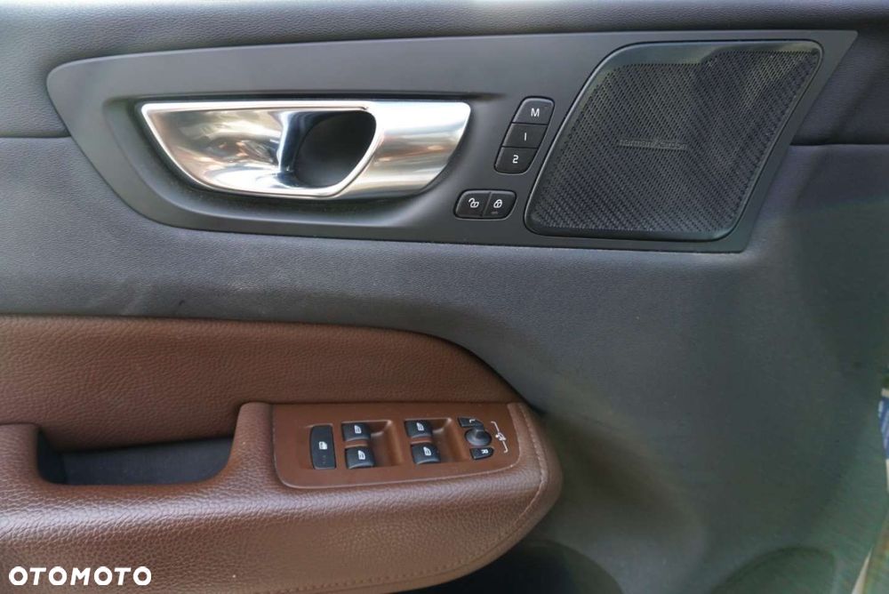 Volvo XC 60 - 18