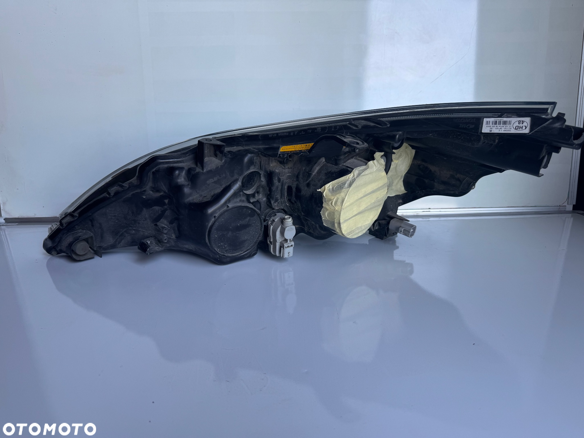 Toyota lampa prawa strona 81110-0f181-00 - 4