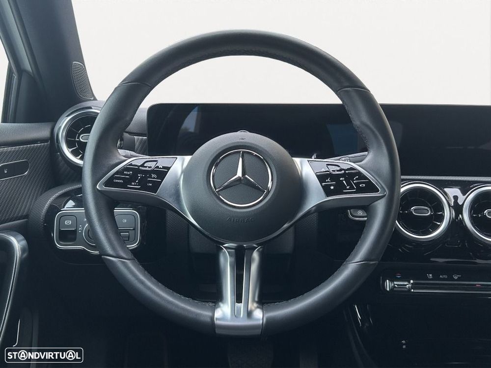 Mercedes-Benz A 180 Limousine d - 11