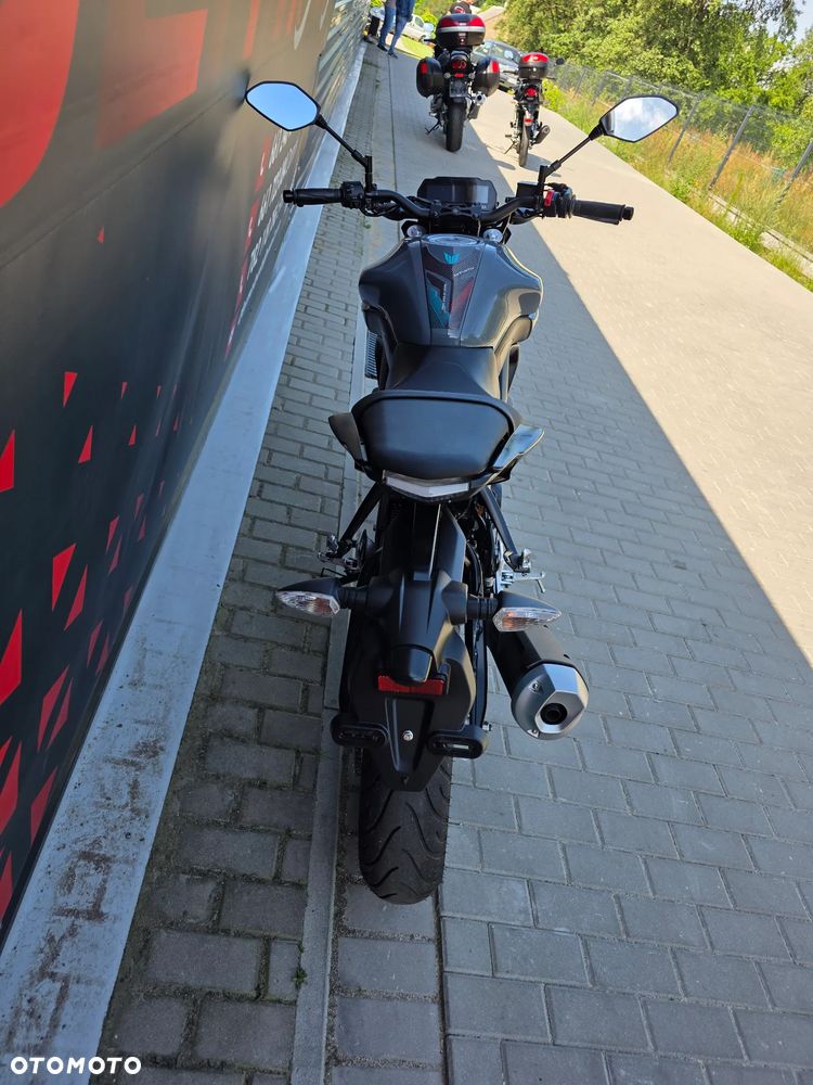 Yamaha MT - 27