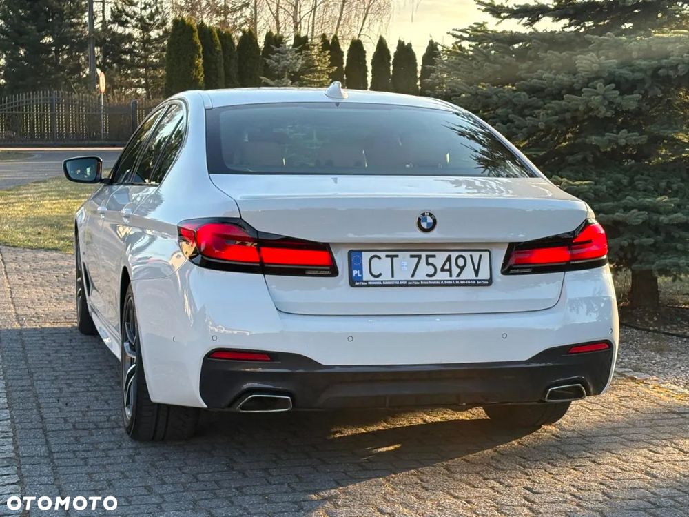 BMW Seria 5 520d M Sport - 9