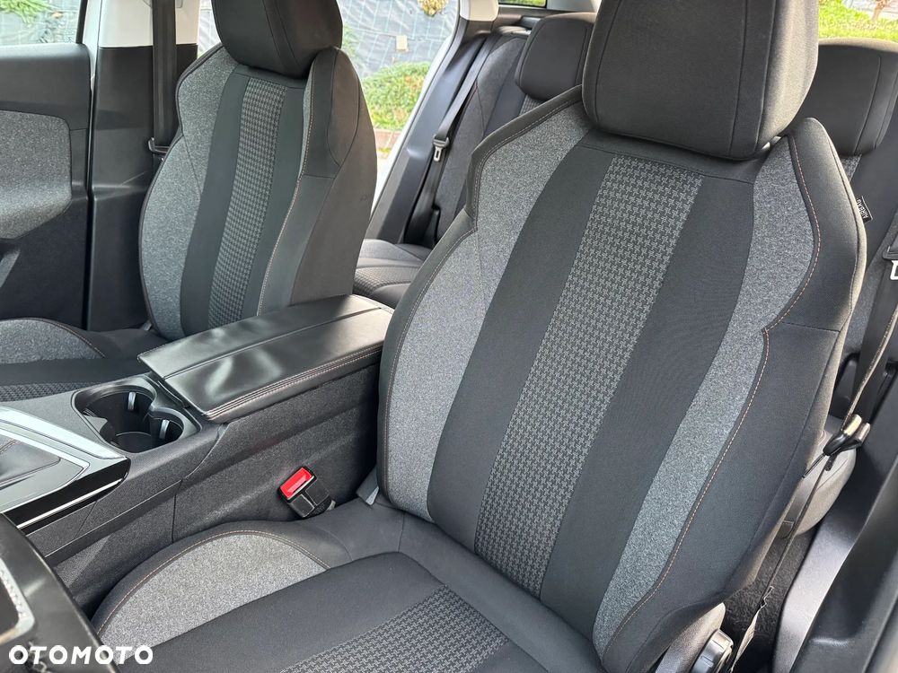 Peugeot 3008 1.5 BlueHDi Allure S&S - 22