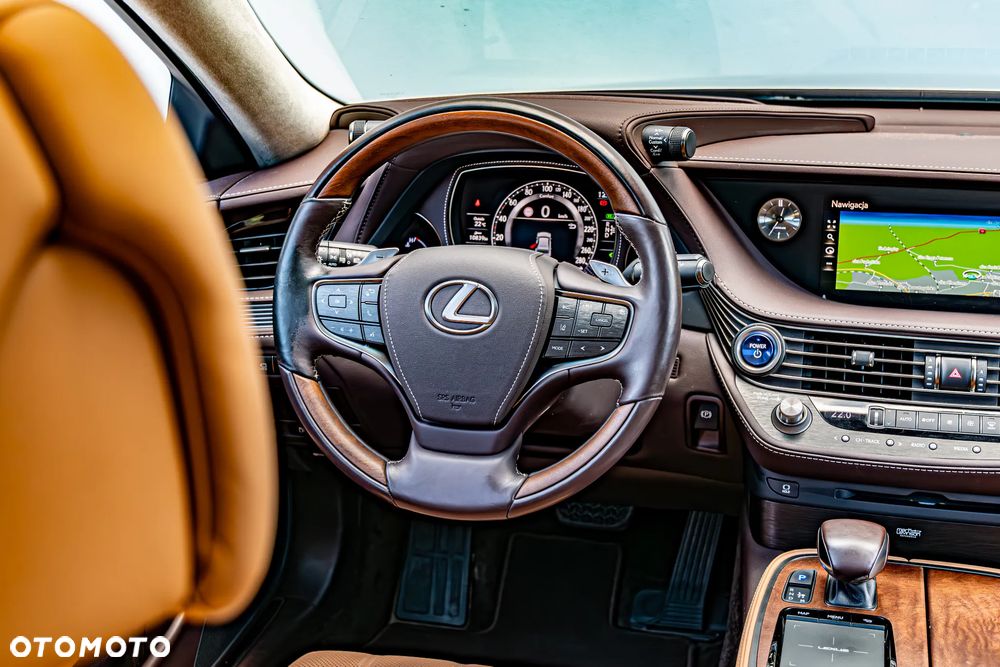 Lexus LS - 10