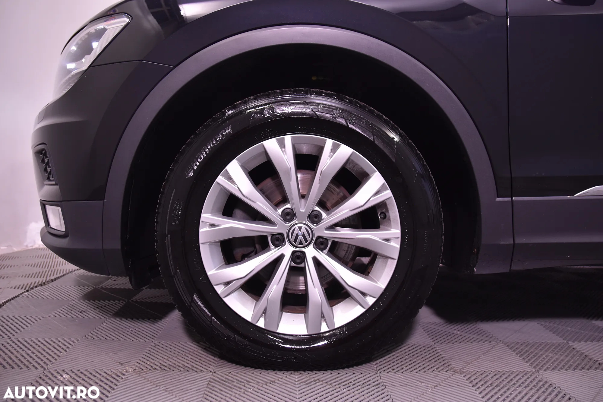 Volkswagen Tiguan - 13