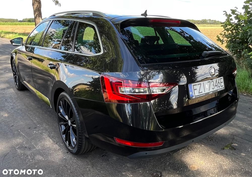 Skoda Superb 2.0 TDI DSG Premium Edition - 14