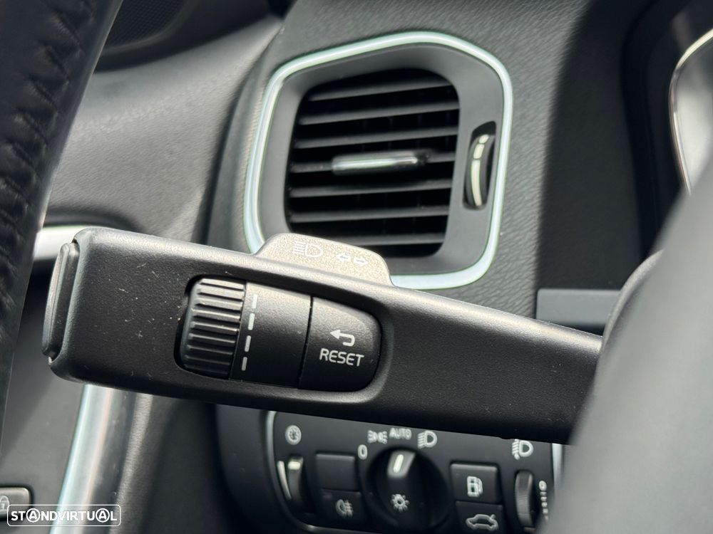 Volvo V60 1.6 D2 Momentum Eco Powershift - 21