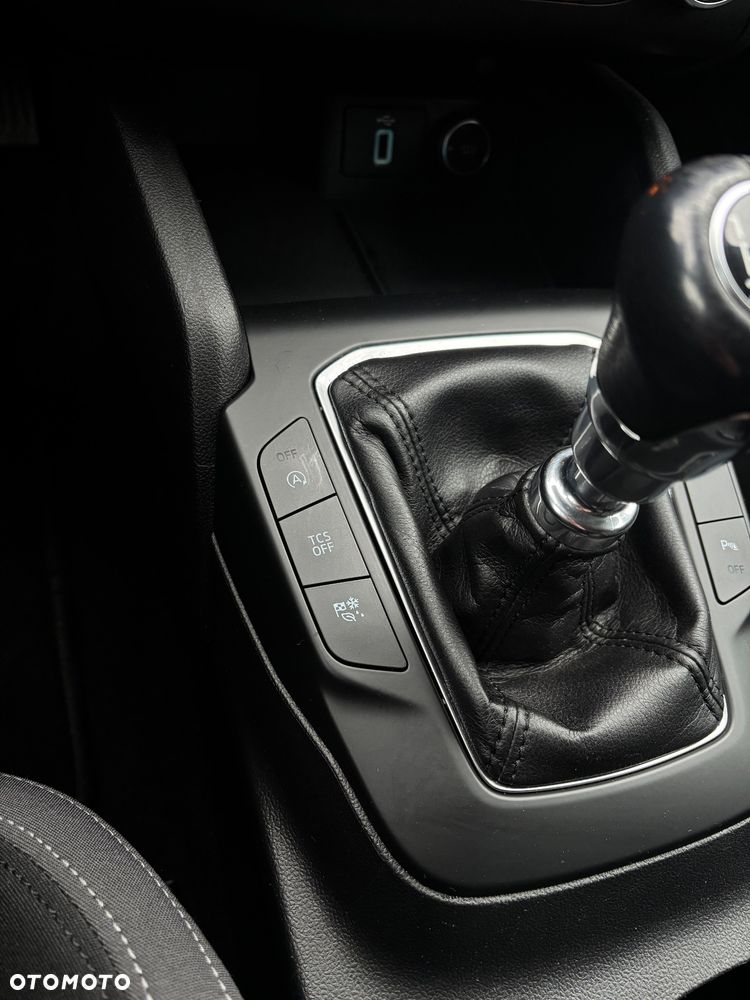 Ford Focus 1.0 EcoBoost STart-Stopp-System TITANIUM - 24