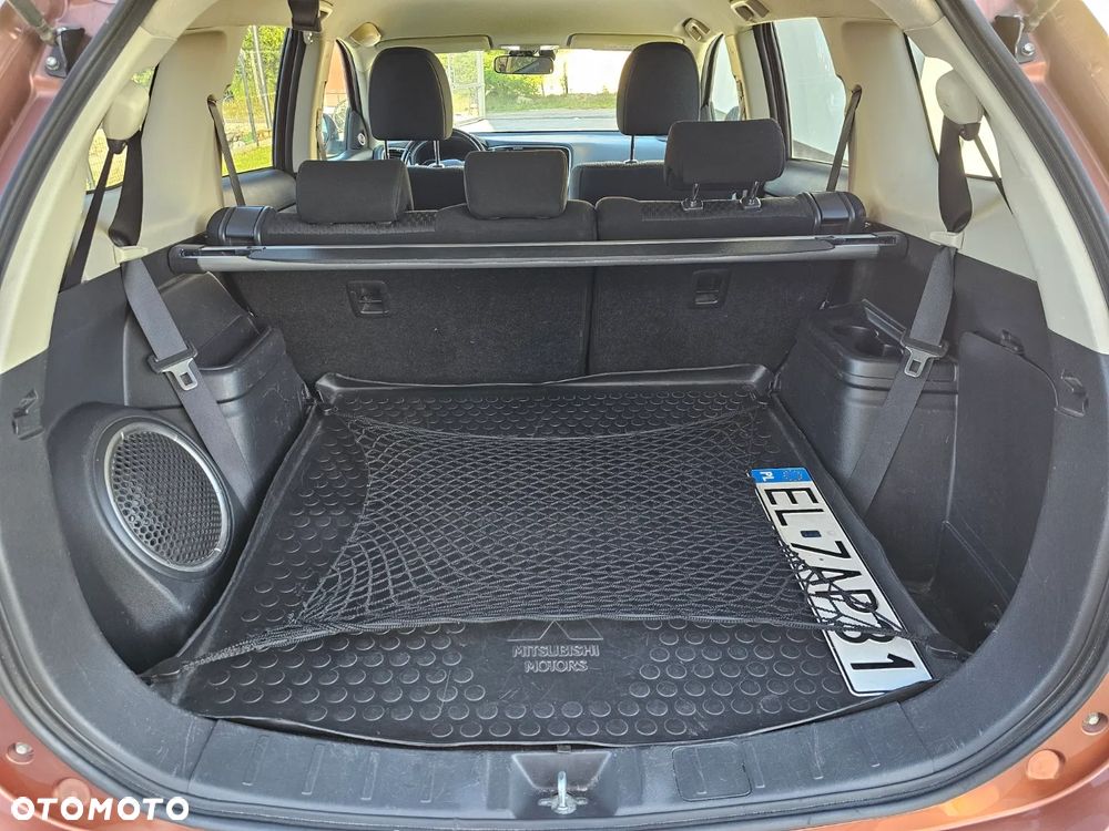 Mitsubishi Outlander 2.0 Intense + CVT - 19