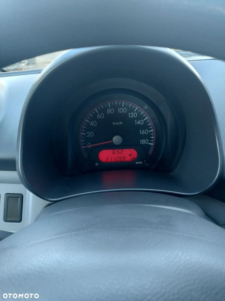 Nissan Pixo 1.0 Visia - 12