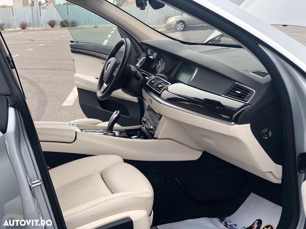 BMW Seria 5 530d xDrive - 8