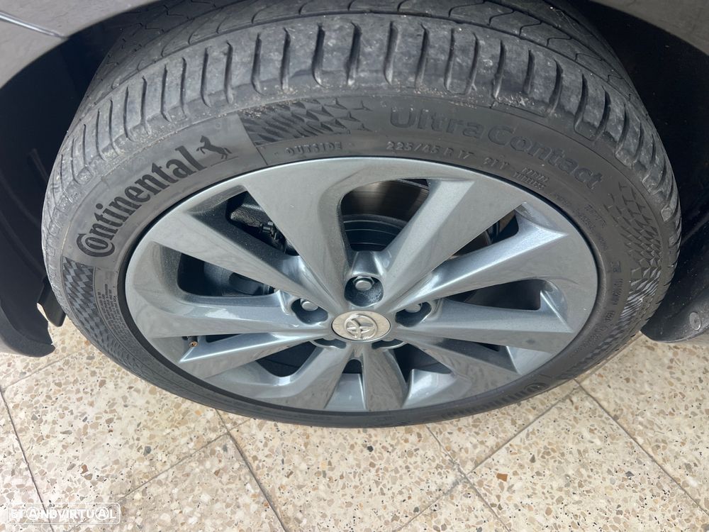 Toyota Auris Touring Sports 1.8 HSD Sport+Skyview +Navi - 4