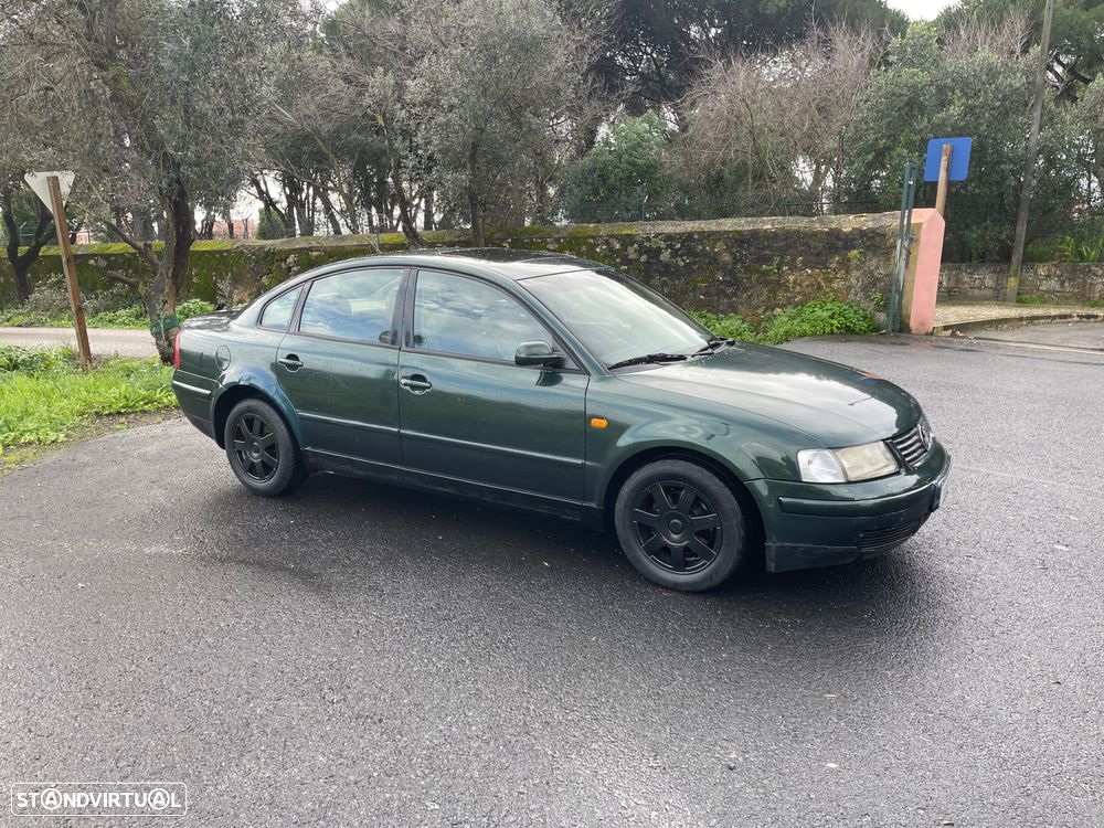 VW Passat 1.9 TDi Confortline - 3