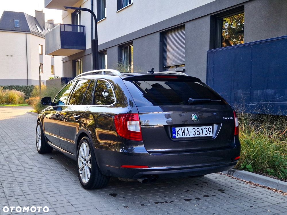 Skoda Superb 2010 photo 3