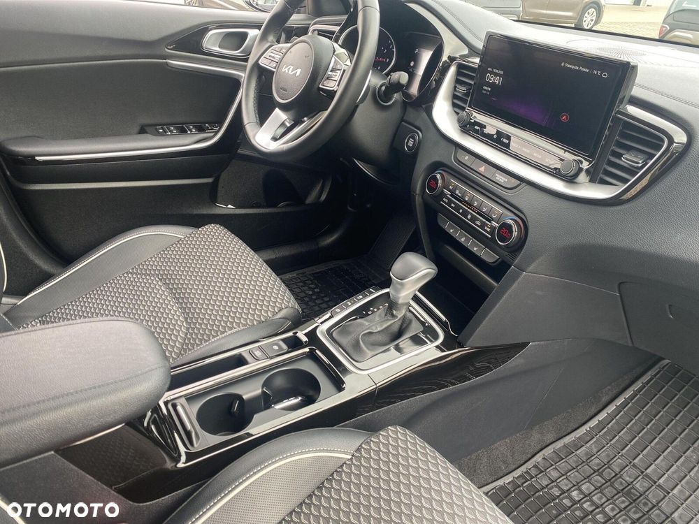 Kia Ceed - 14