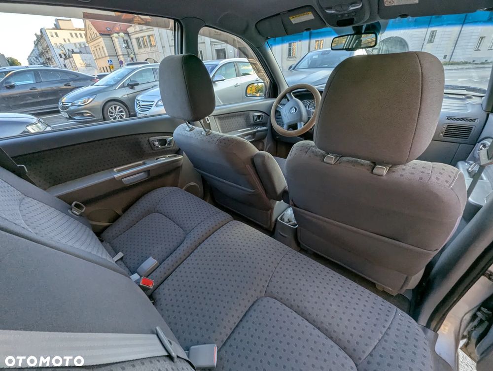 Kia Carens 2.0 EX - 9