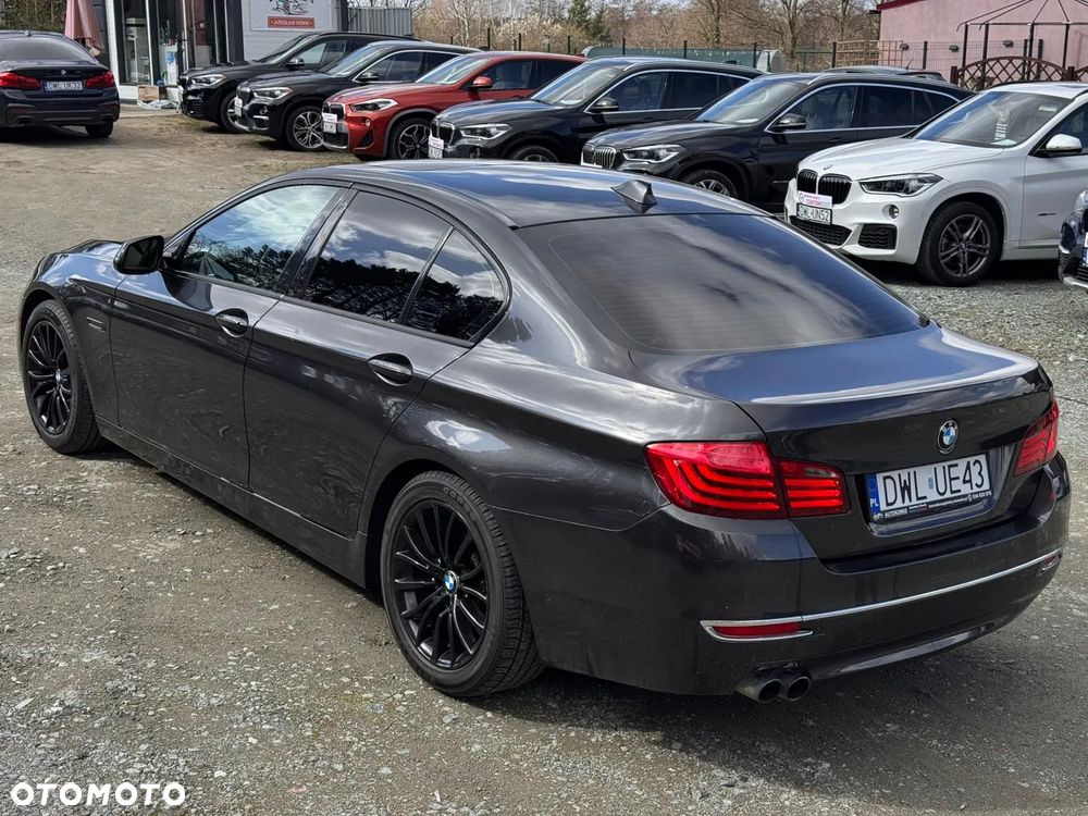 BMW Seria 5 528i xDrive Sport-Aut Luxury Line - 3
