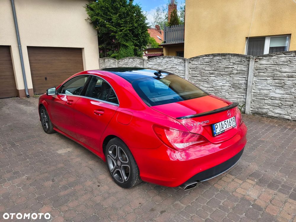 Mercedes-Benz CLA 250 4Matic 7G-DCT Sport - 12