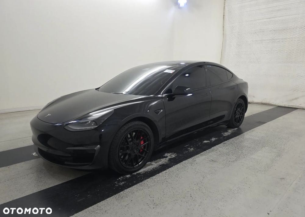 Tesla Model 3 Langstreckenbatterie Allradantrieb Dual Motor Performance - 4