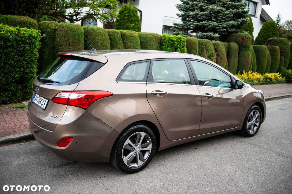 Hyundai i30 1.6 Comfort - 13