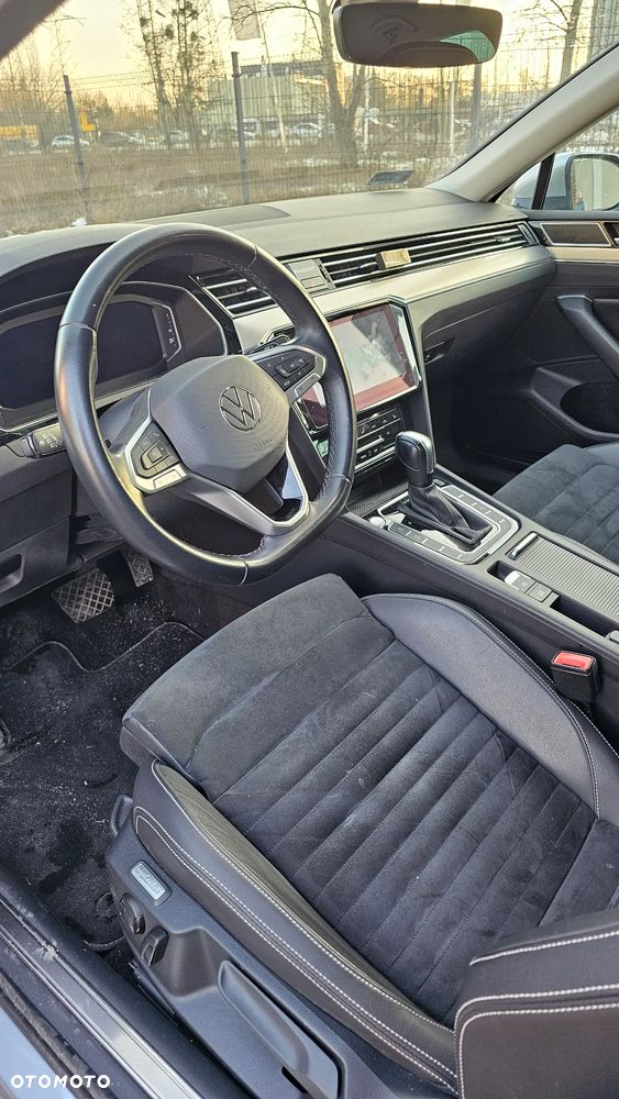 Volkswagen Passat - 11