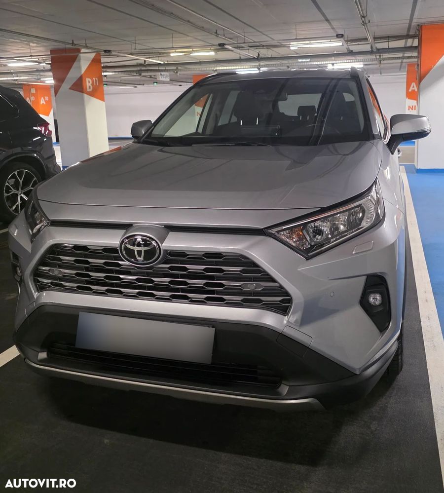 Toyota RAV4 - 1