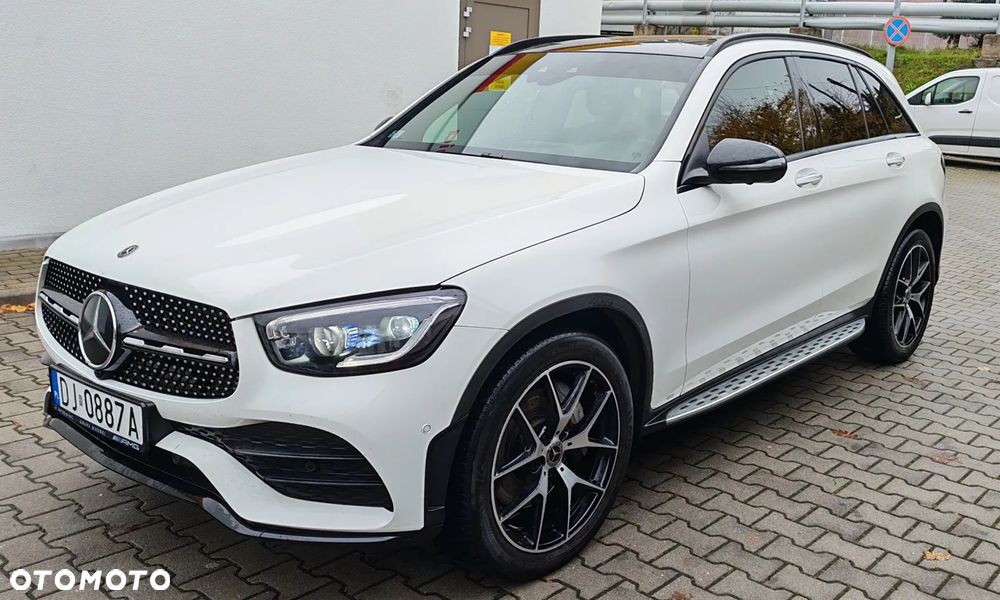 Mercedes-Benz GLC 300 4-Matic - 4