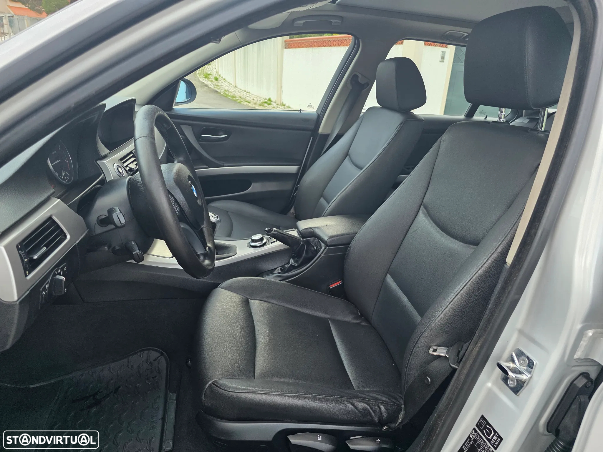 BMW 320 d Touring Exclusive - 4