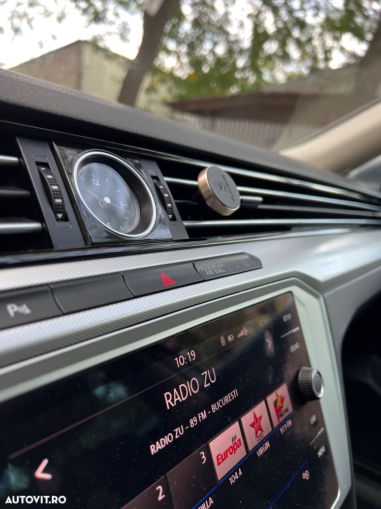 Volkswagen Passat 2.0 TDI DSG Trendline - 11