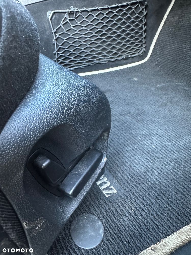 Mercedes-Benz Klasa E - 9