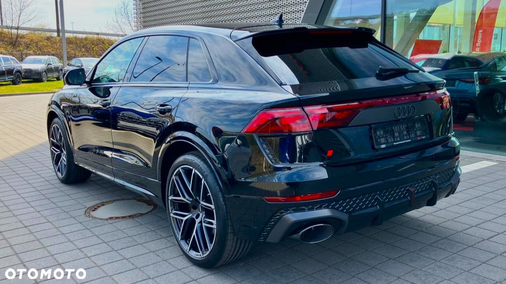 Audi RS Q8 - 10