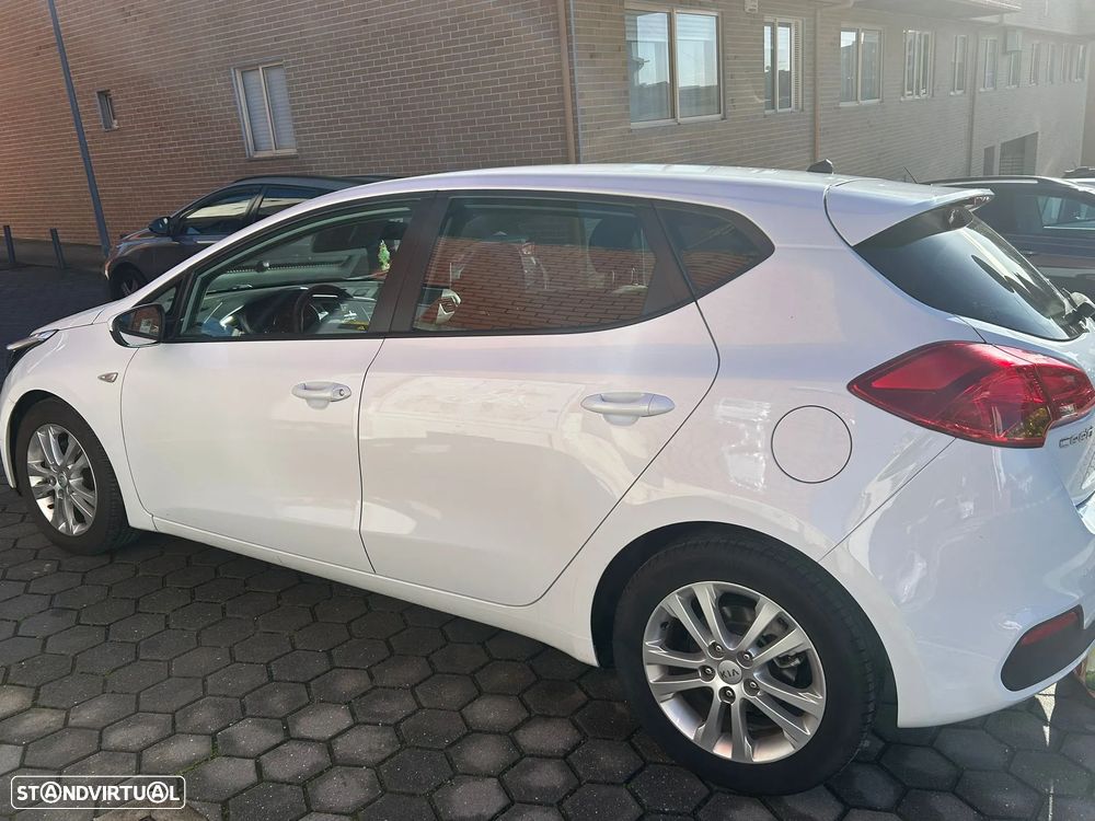 Kia Ceed 1.6 CRDi - 12