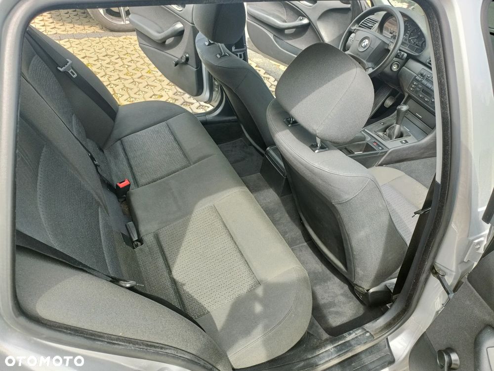 BMW Seria 3 318i Edition Lifestyle - 12