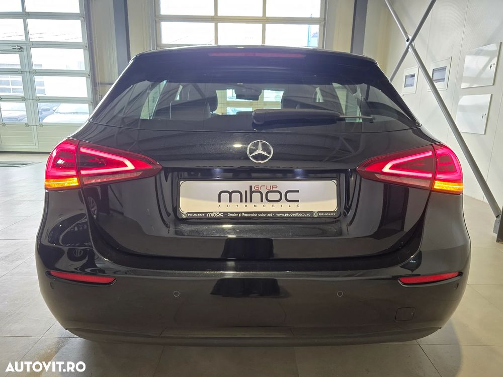 Mercedes-Benz A 180 Sedan 7G-DCT Style - 9