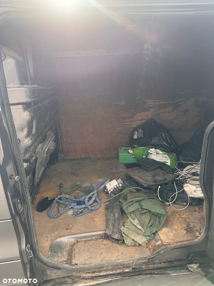 Opel Vivaro Trafic - 15