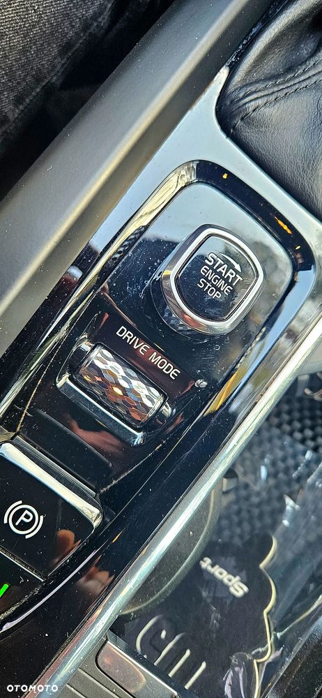 Volvo XC 60 D4 Momentum - 13