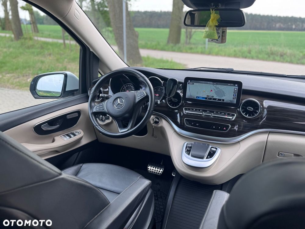 Mercedes-Benz Klasa V 300 d lang 4Matic 9G-TRONIC Avantgarde Edition 2020 - 19