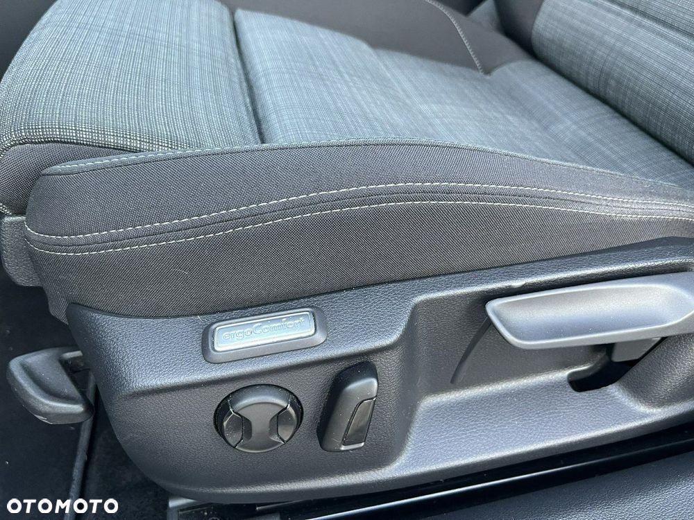 Volkswagen Passat 2.0 TDI EVO Business DSG - 18