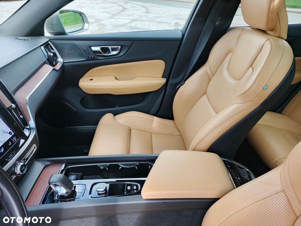 Volvo V60 Cross Country B4 D AWD Geartronic Pro - 34