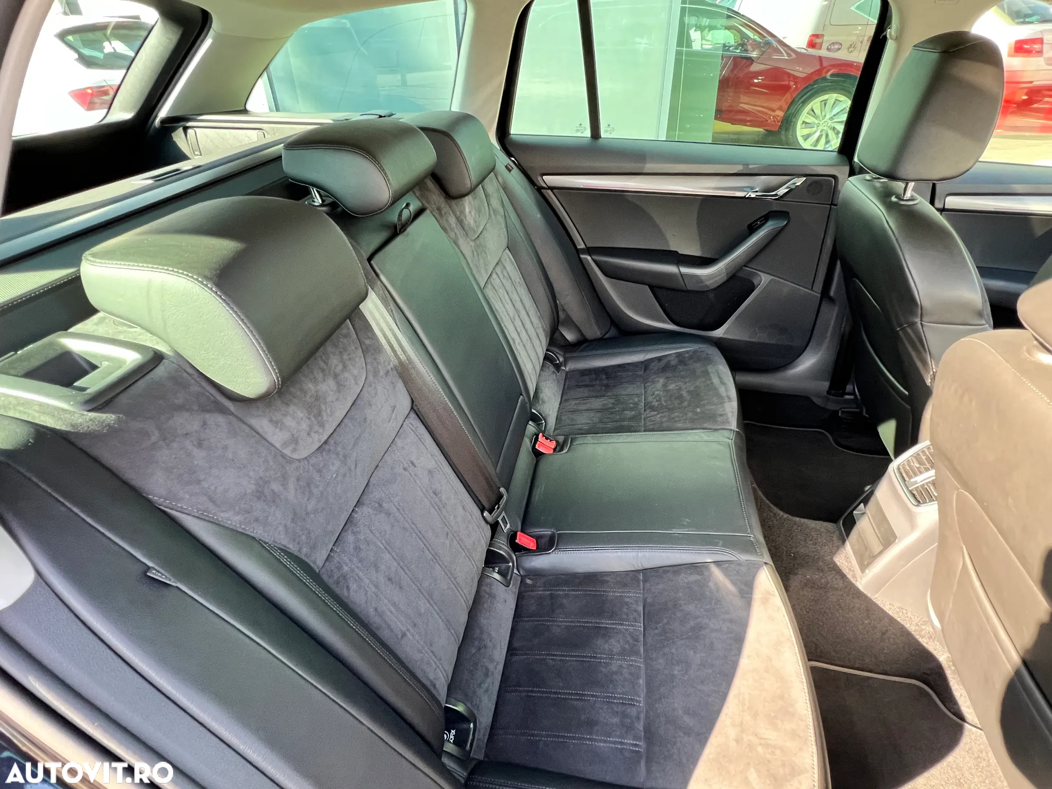 Skoda Octavia Combi Diesel 1.6 TDI DSG Style - 19