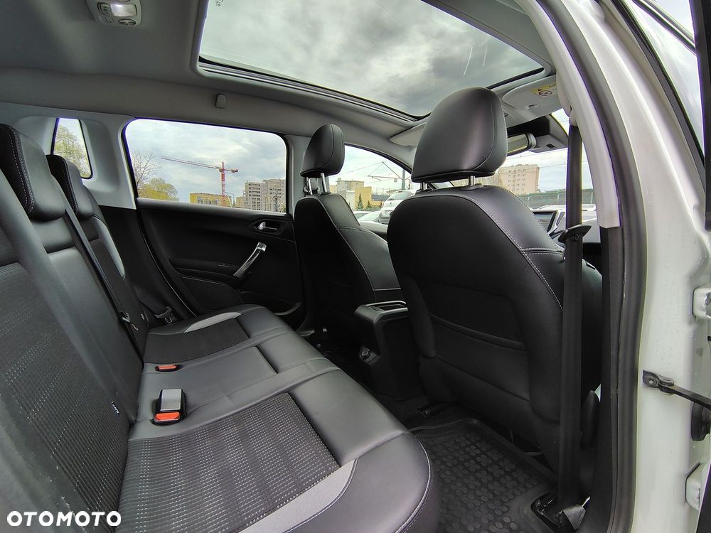 Peugeot 2008 1.2 Pure Tech Allure S&S - 10