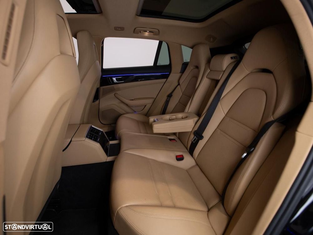 Porsche Panamera Sport Turismo - 13