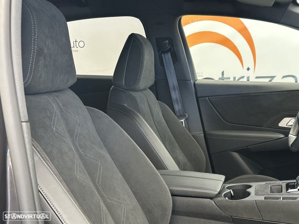 DS DS7 Crossback E-Tense Performance Line EAT8 - 8