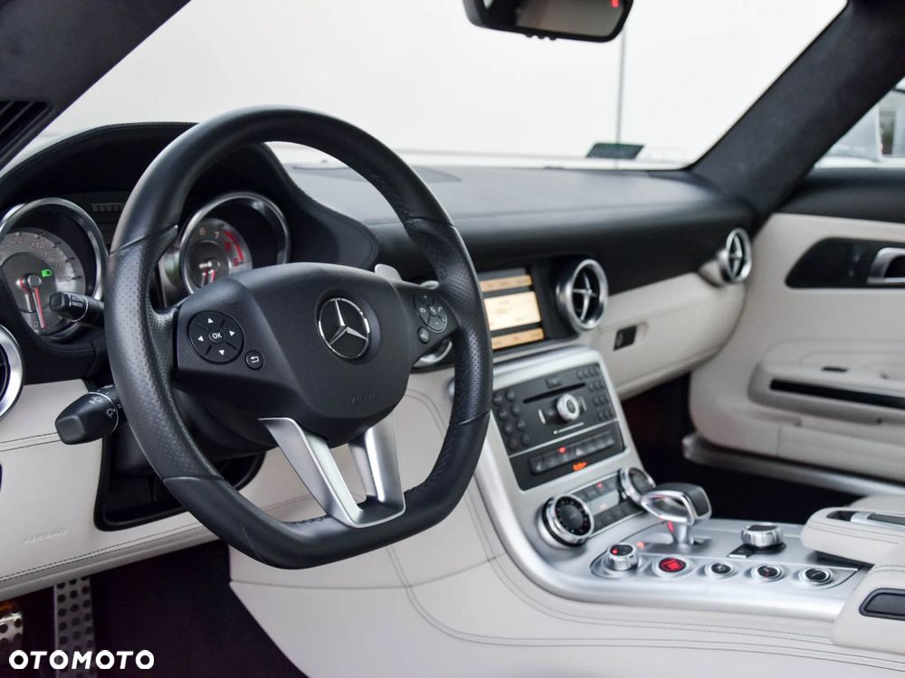 Mercedes-Benz SLS SPEEDSHIFT DCT - 25