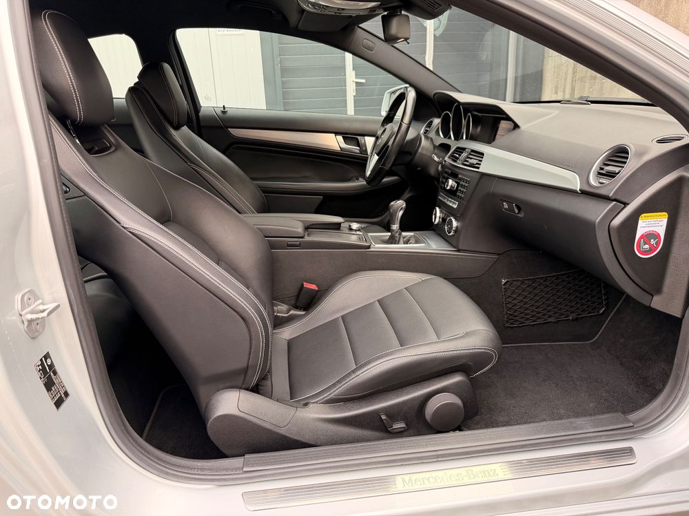 Mercedes-Benz Klasa C 180 BlueEFFICIENCY - 22