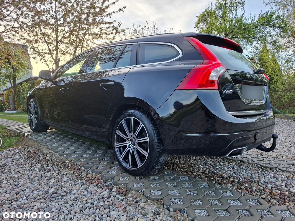 Volvo V60 D6 AWD Plug-in Hybrid Summum - 10