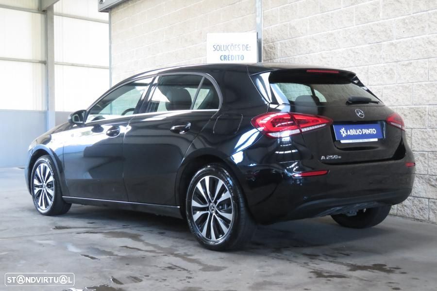 Mercedes-Benz A 250 e Style Plus - 4