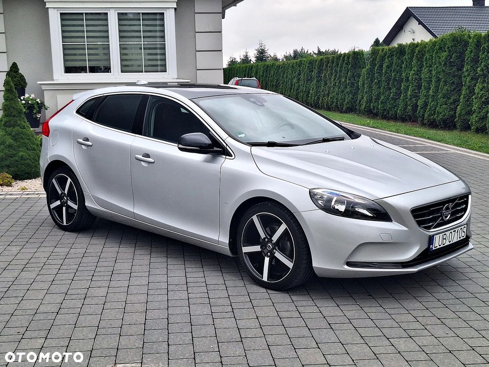 Volvo V40 D2 Momentum - 1